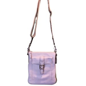 Coach leather purse w detachable strap